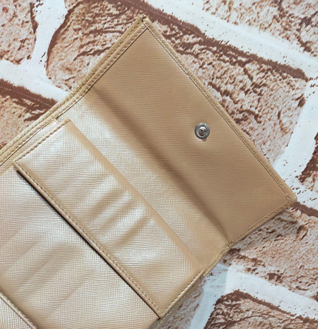 PRADAベージュ 三つ折り財布