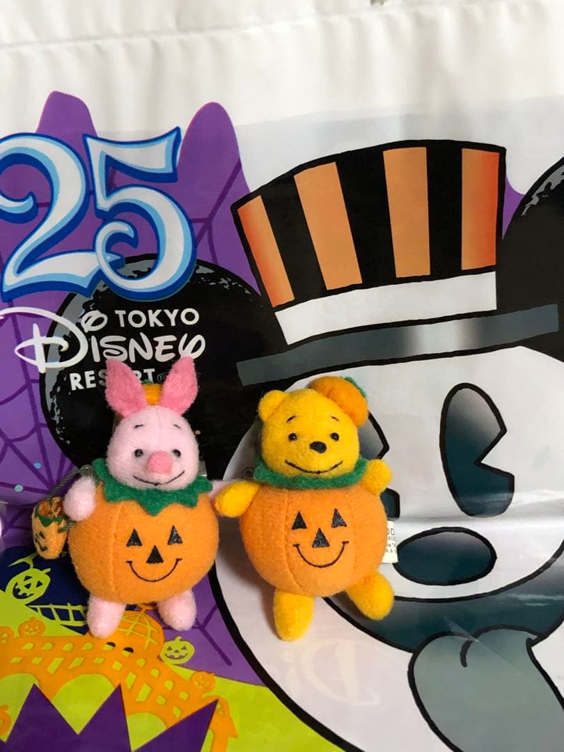 ディズニーストア　ハロウィン　かぼちゃ　ピグレット　ぬいぐるみバッジ　プーさん