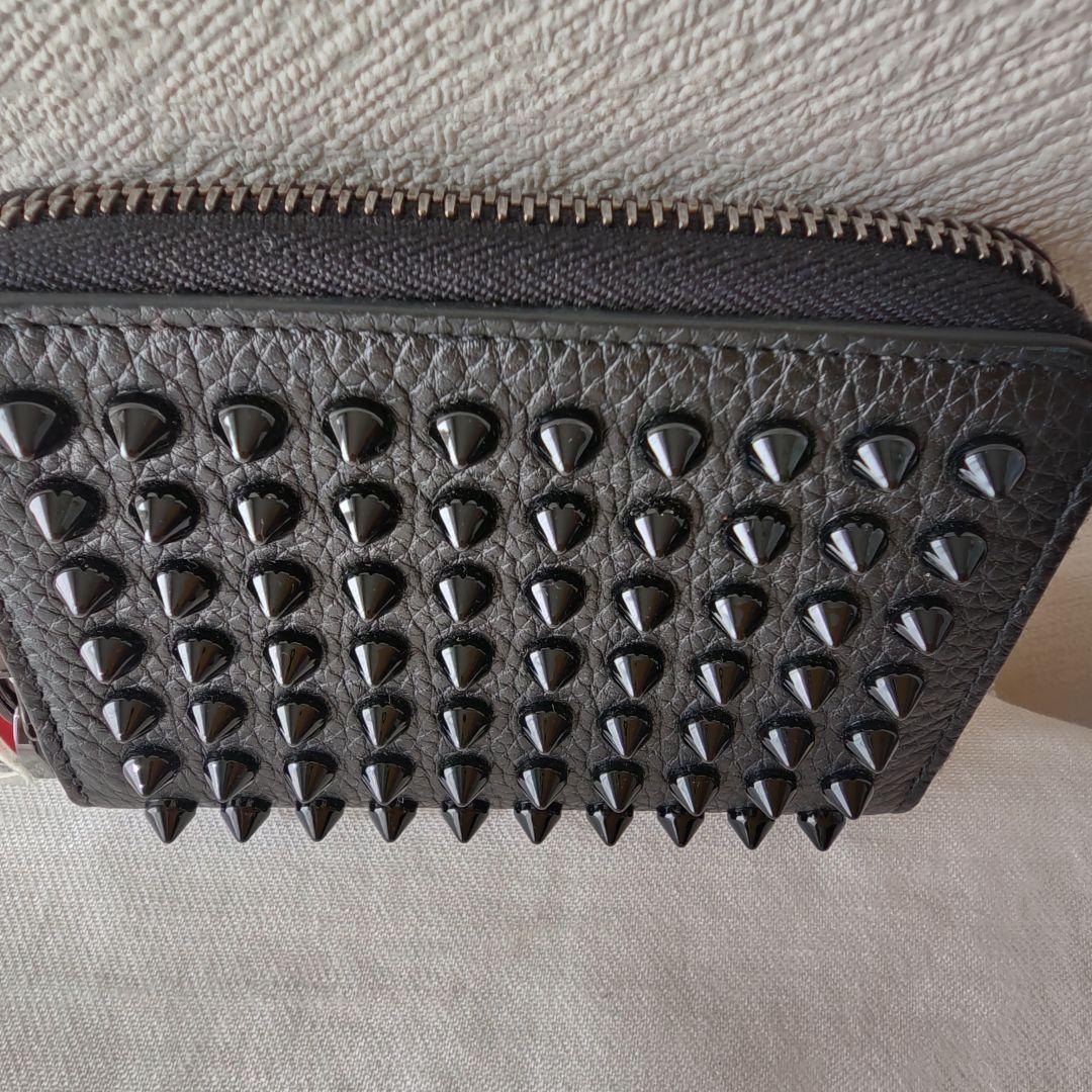 未使用級 クリスチャンルブタン ケース スタッズ レザー ブラック