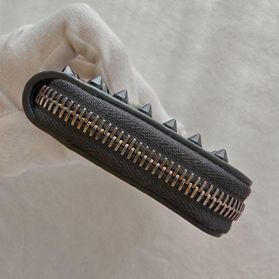 未使用級 クリスチャンルブタン ケース スタッズ レザー ブラック