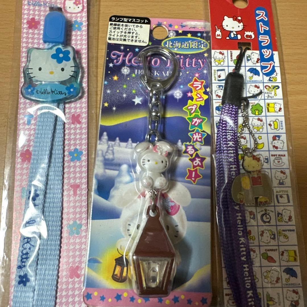 ハローキティ ランプ付雪うさぎストラップ 北海道限定 2003 - メルカリ