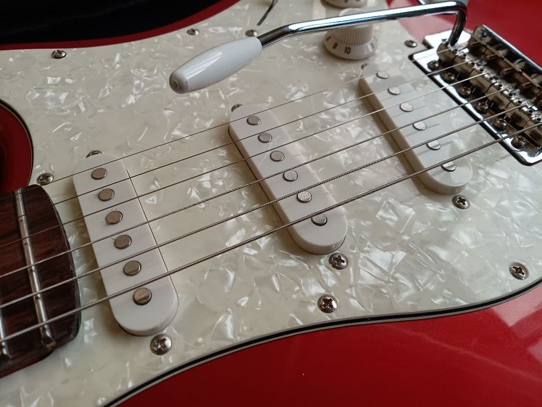 ストラトタイプ　 マッチングヘッド メタリックレッド　汎用ソフトケース付き