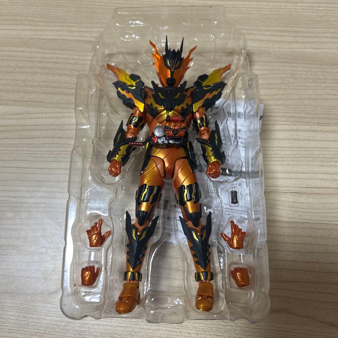 S.H.Figuarts仮面ライダークローズマグマ