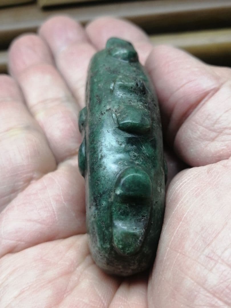 ★古墳期『蛇紋子持勾玉』出土品。大型勾玉　7.0cm　蛇紋石　凄い迫力があります