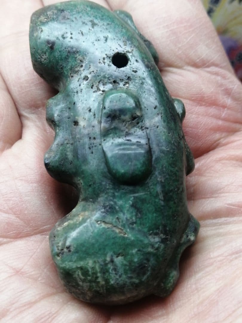 ★古墳期『蛇紋子持勾玉』出土品。大型勾玉　7.0cm　蛇紋石　凄い迫力があります