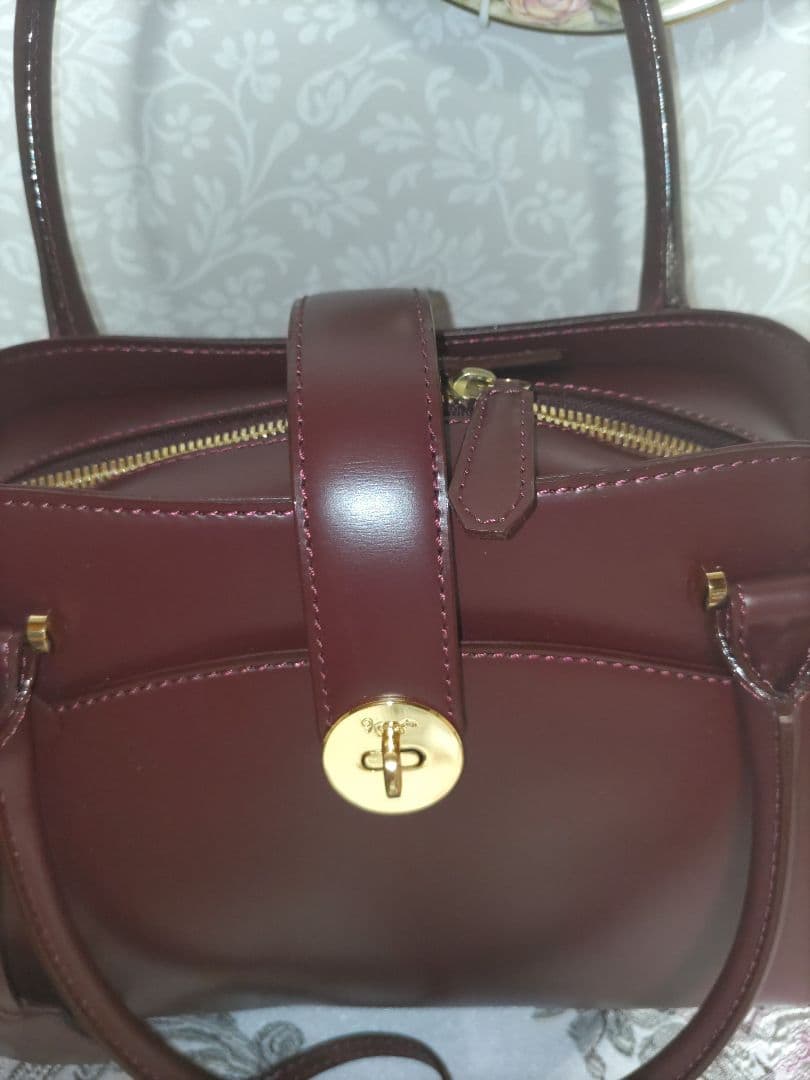 銀座かねまつ定価9万6千円☆ハンドバッグ　ワイン色☆イタリアカーフレザー