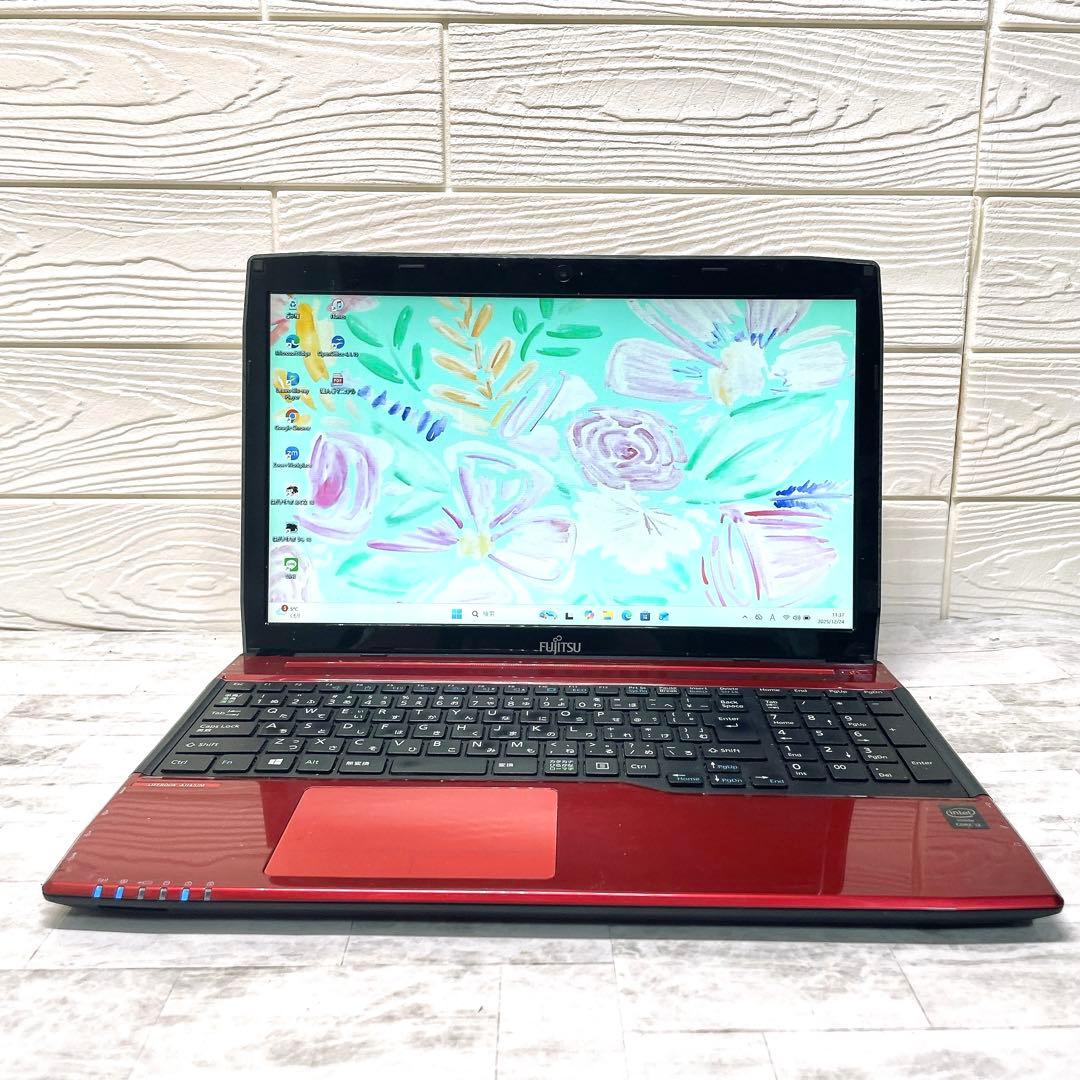 快速✨ノートパソコン SSD ブルーレイ カメラ win11 8GB カメラ - メルカリ