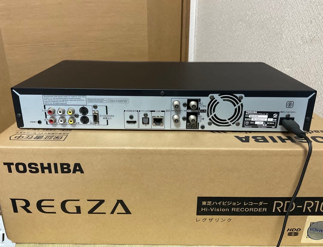 TOSHIBA REGZA RD-R100 DVDレコーダー（地デジ対応）