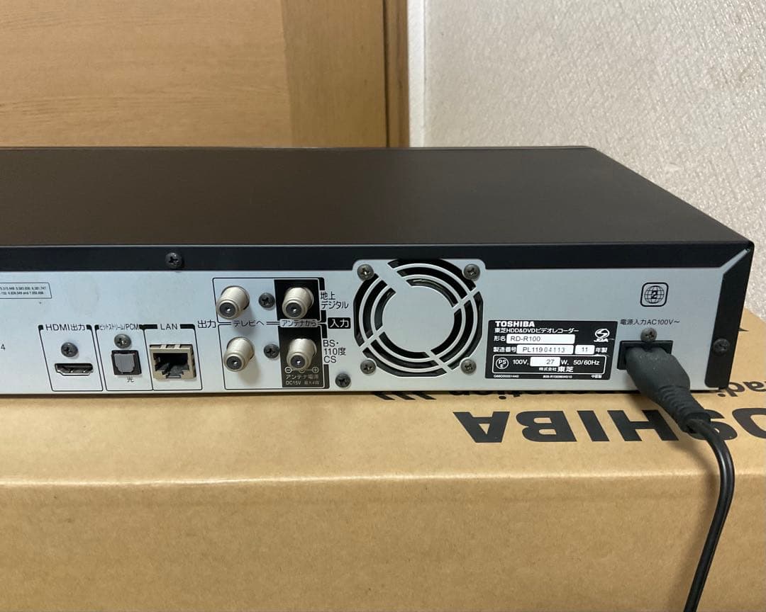 TOSHIBA REGZA RD-R100 DVDレコーダー（地デジ対応）