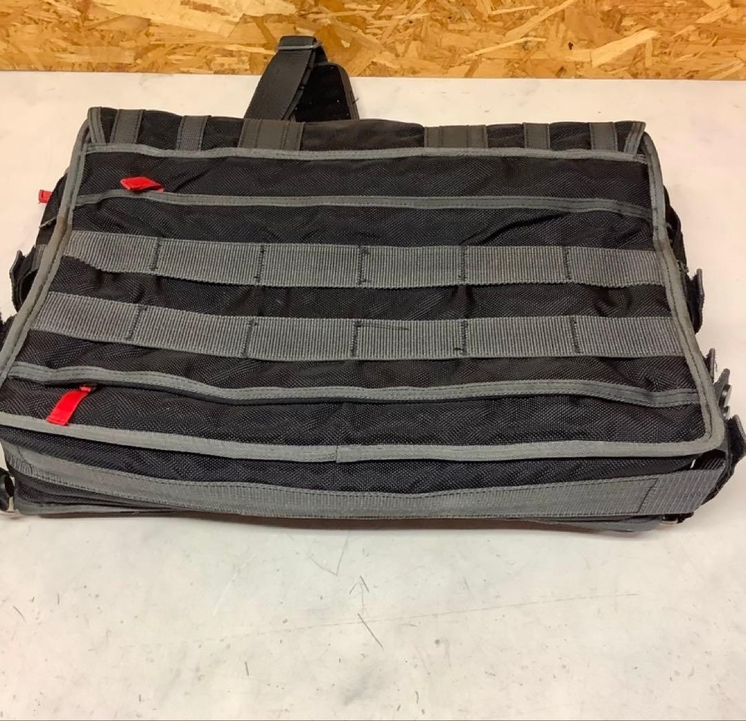 OAKLEY 多機能ビジネスバッグ 大容量 黒 通勤 通学 出張向け(P-64)