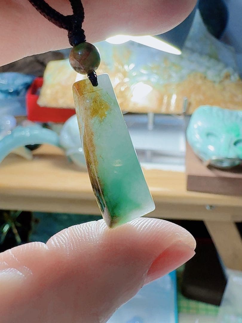 CM-0100天然本翡翠 《本物保証》 翡翠ペンダント ネックレス - メルカリ
