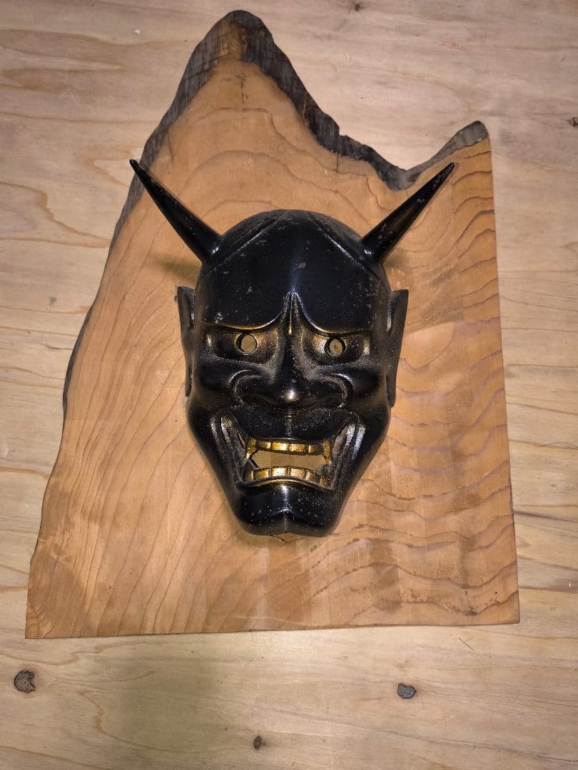 般若　お面　魔除け　オブジェ Amazon.co.jp: 『般若面』鉄製 お面 はんにゃ 能面 魔除け 厄除け