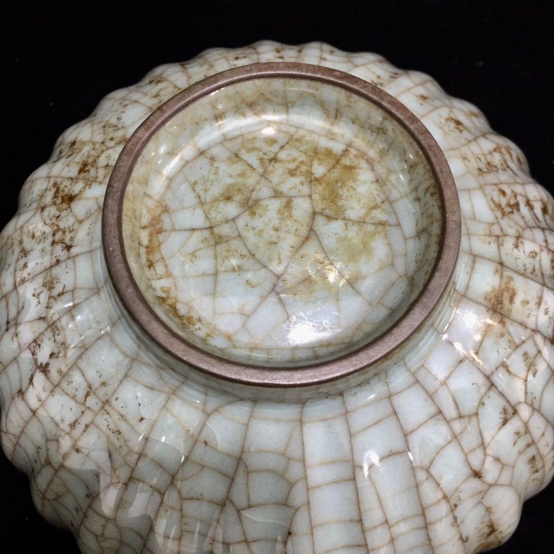 文房具 官窯 菊花茶碗 宋時代 汝窯 陶器 冰裂纹 貫入