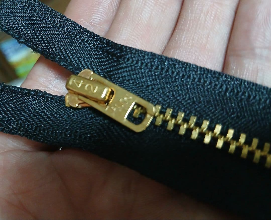 Hoween クロムエクセルレザー 茶芯トラッカーウォレット 真鍮スタッズ