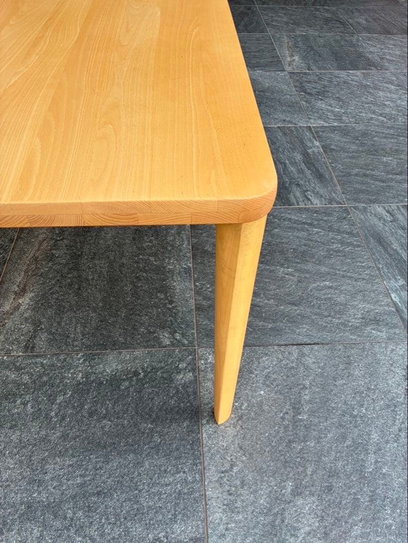 カリモク　ダイニングテーブル　幅135cm DU4820