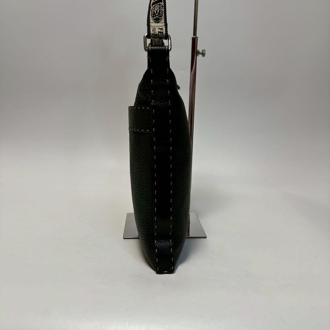 o90【極美品】フェンディ　セレリア　レザー　ブラック　黒　ショルダーバッグ.