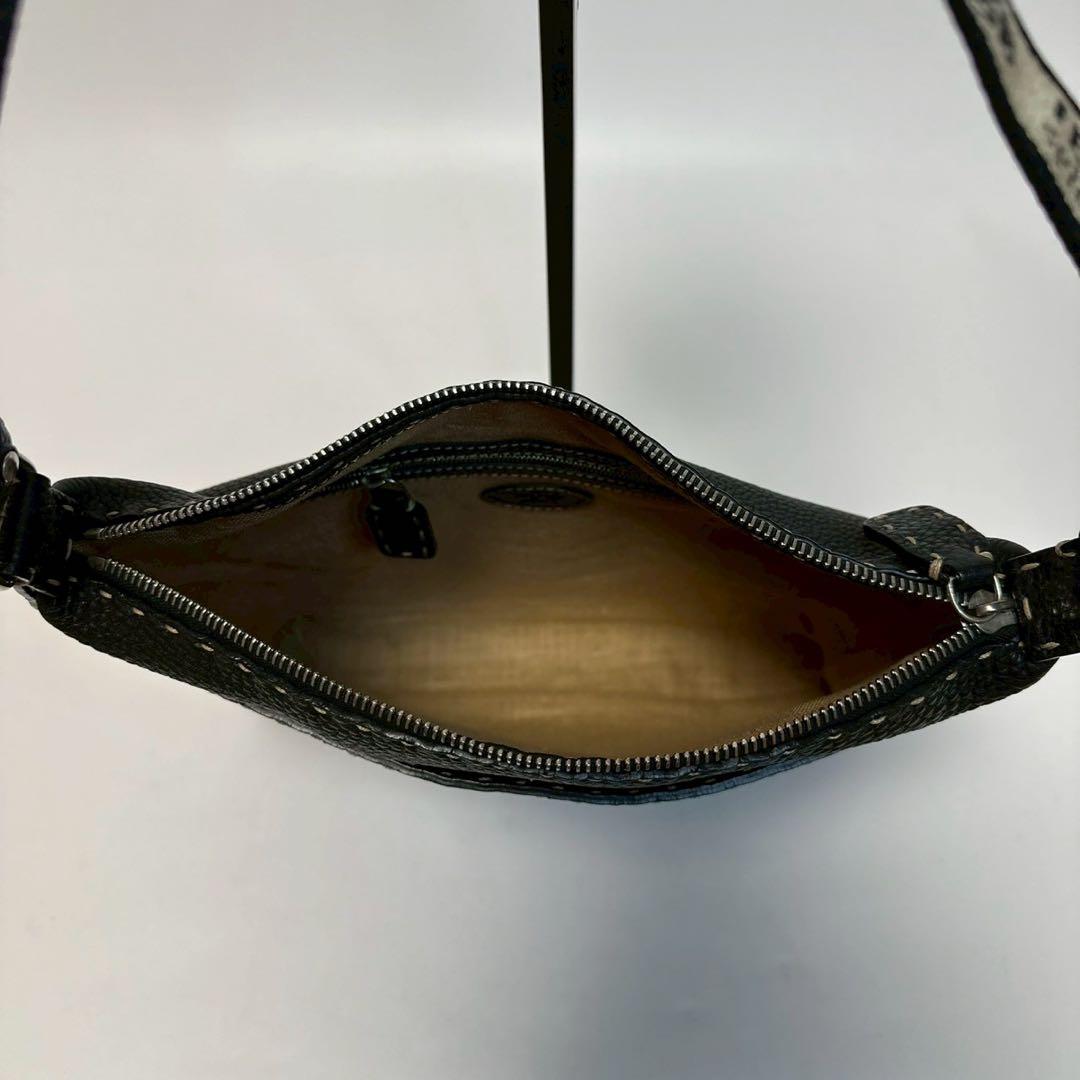 o90【極美品】フェンディ　セレリア　レザー　ブラック　黒　ショルダーバッグ.