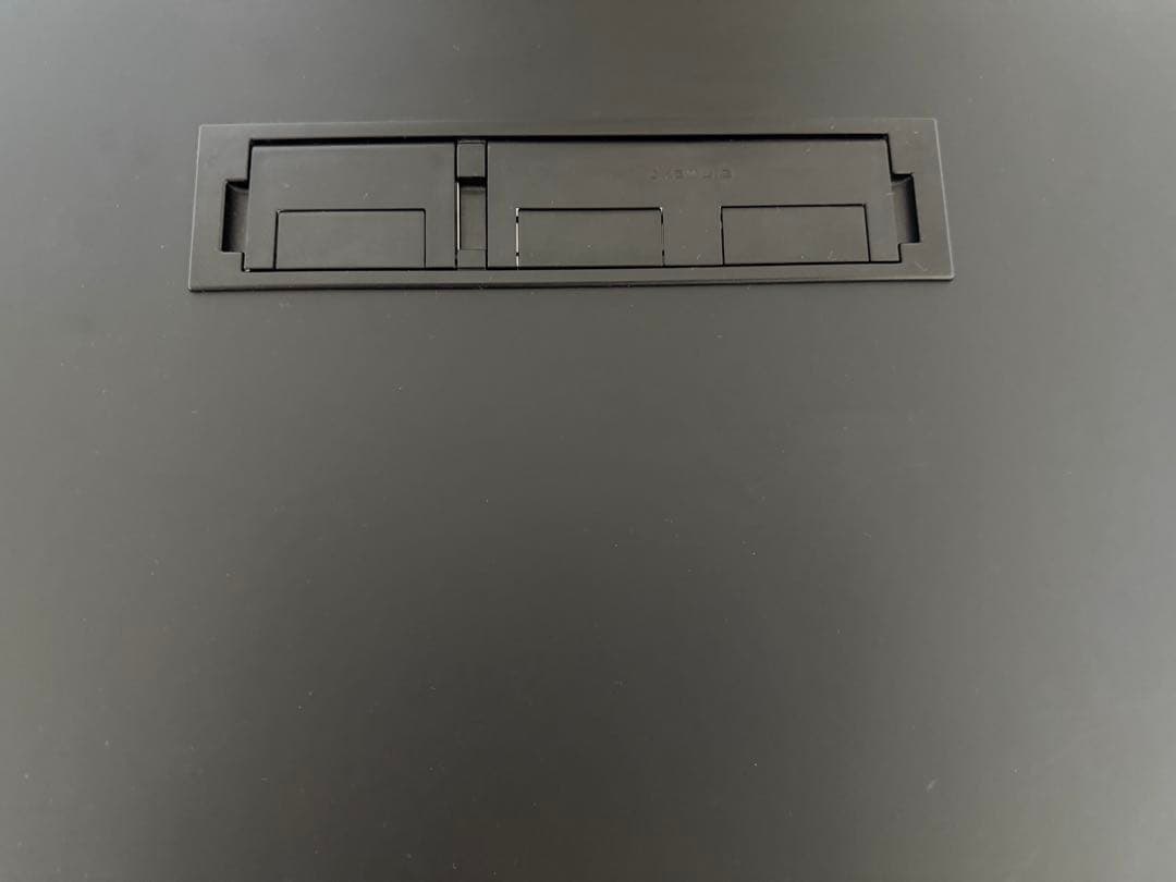 オカムラ ストライカー スイフト ワークデスク ラウンドスラントエッジ昇降デスク