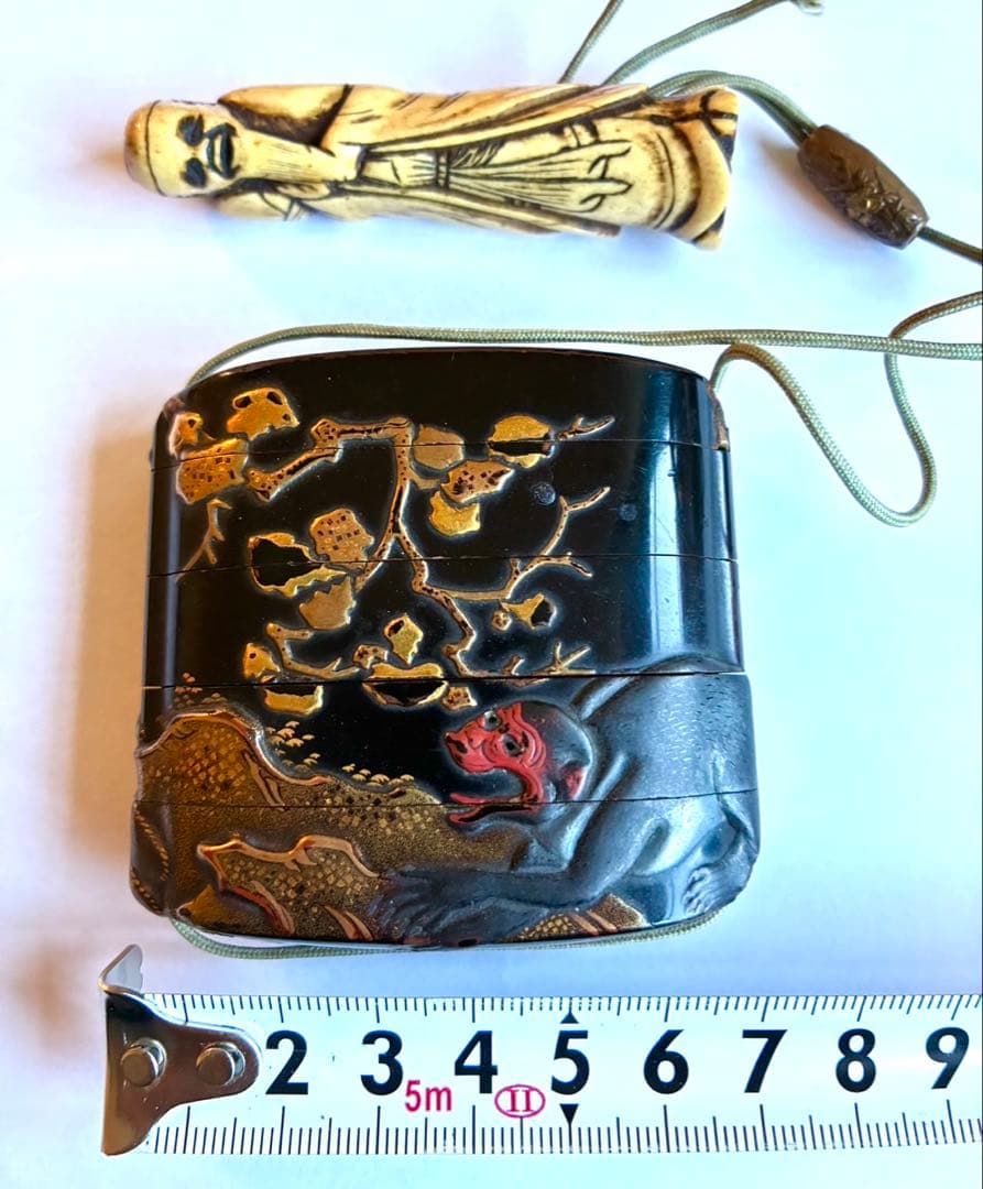 時代物 猿鷹図高蒔絵印籠