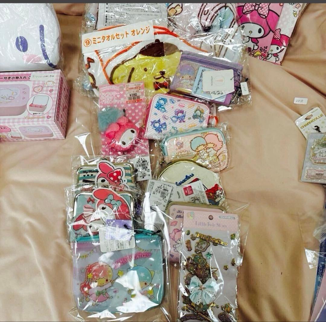 超大量❣️140cm段ボール！くじ他グッズまとめ。サンリオハローキティクロミなど