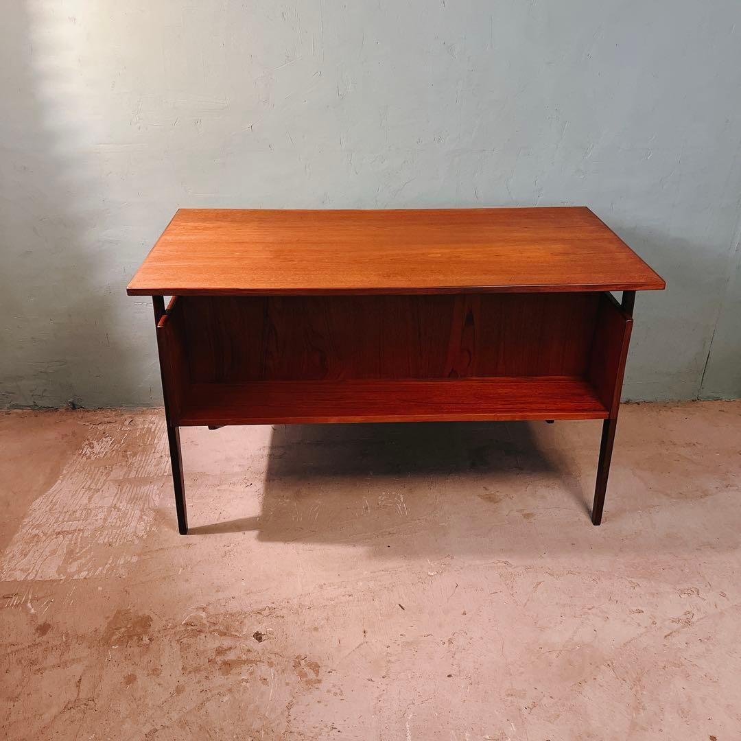 デンマーク　チーク材　デスク　北欧家具　北欧ビンテージ