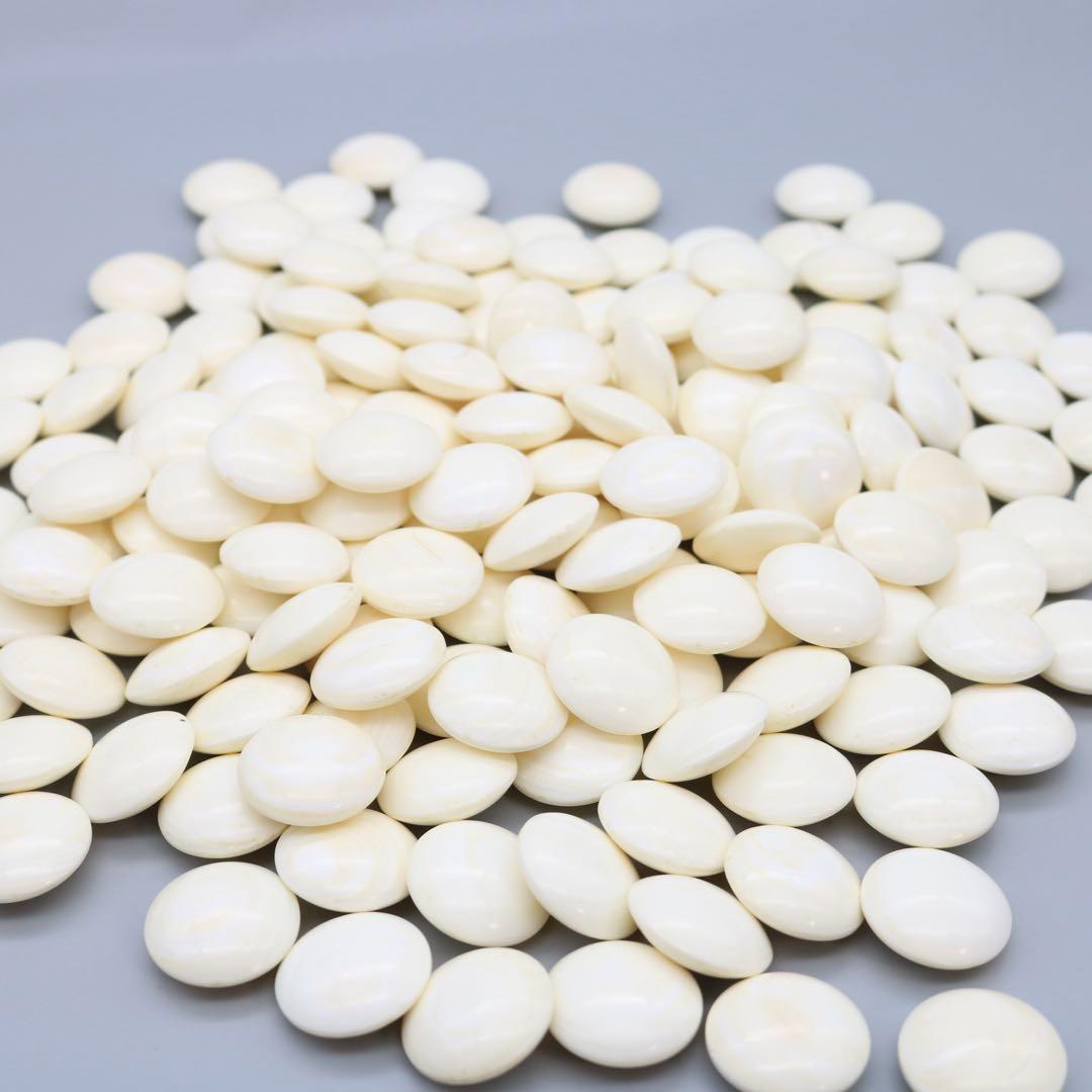 碁石　那智黒石　蛤碁石　厚み10㎜前後　36号？　桐箱入　白173個　黒179個