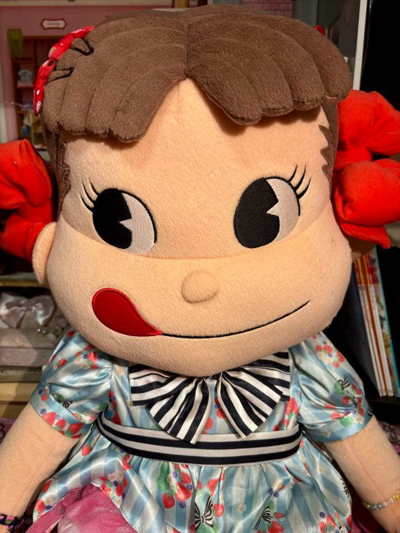 不二家ぺこちゃん　シリアルナンバー入り大型ぬいぐるみ