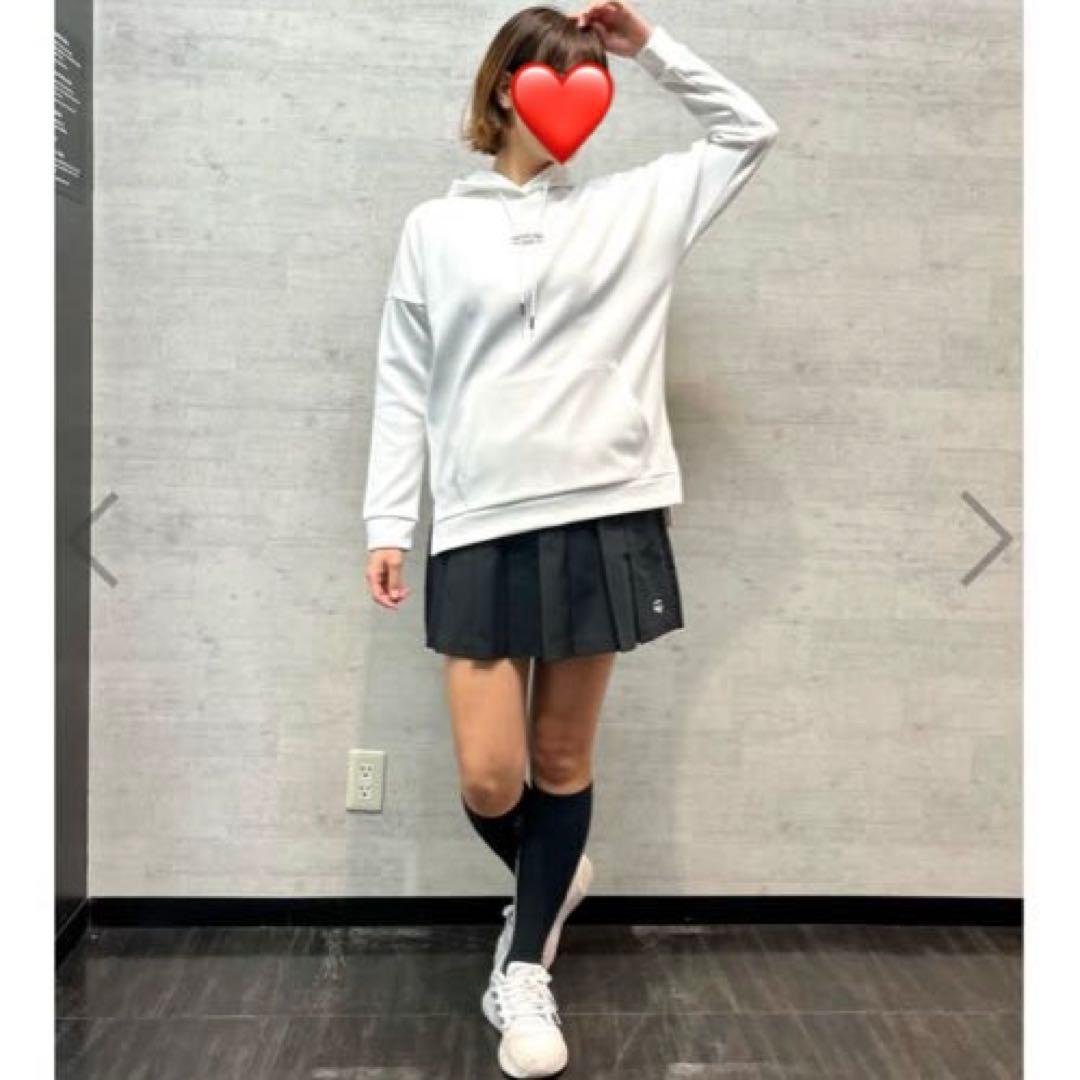 【TaylorMade】新品✨S フード付きロゴトレーナー　スリット付き　秋冬