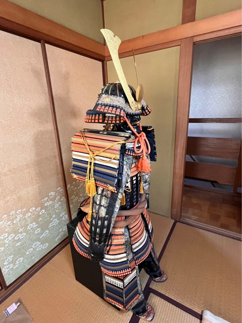 日本の武士 甲冑 鎧　伝統的デザイン