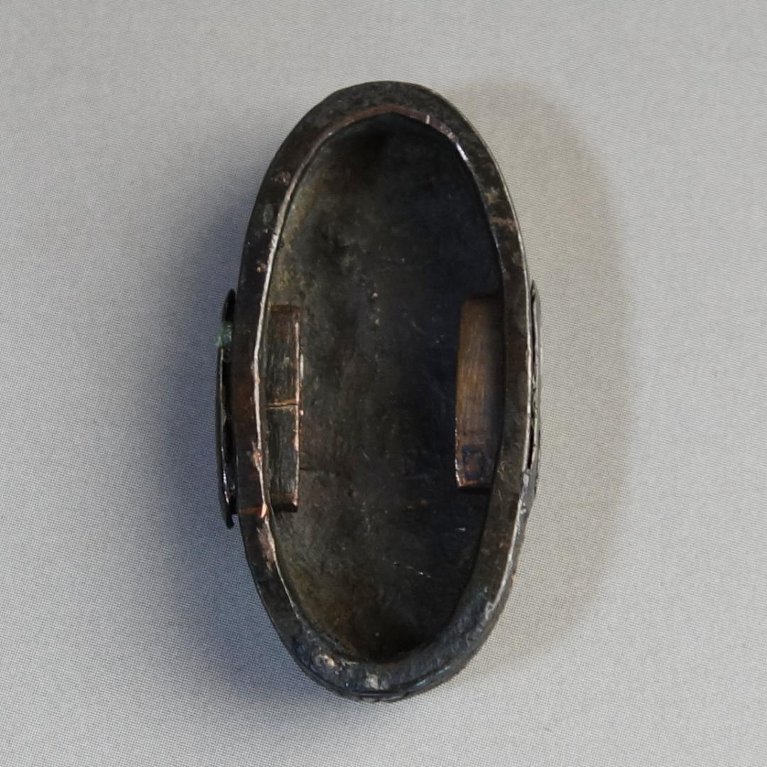 【赤銅魚子地 金銀色絵 桜花図縁頭】刀装具 縁頭 鍔 鐔 日本刀 武具 骨董