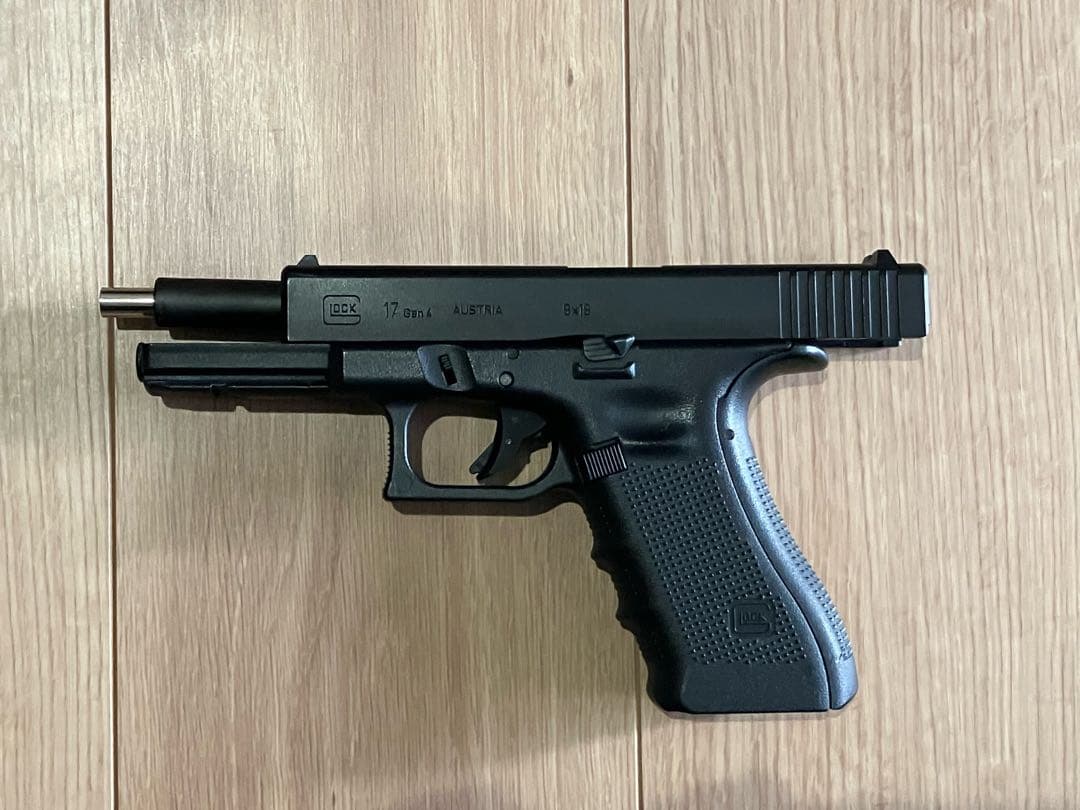 Glock 17 gen4 ガスブロ3本マガジン付き