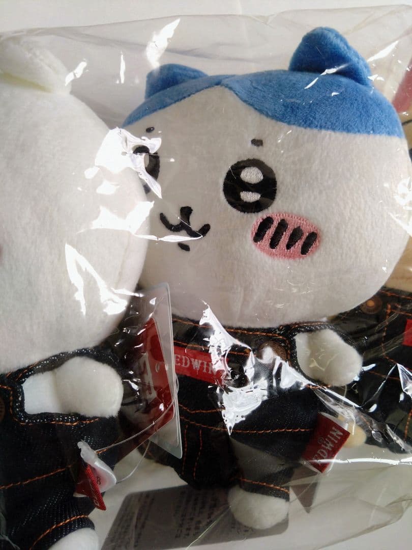 ちいかわEDWIN ぬいぐるみ ちいかわ・ハチワレ・うさぎ - メルカリ