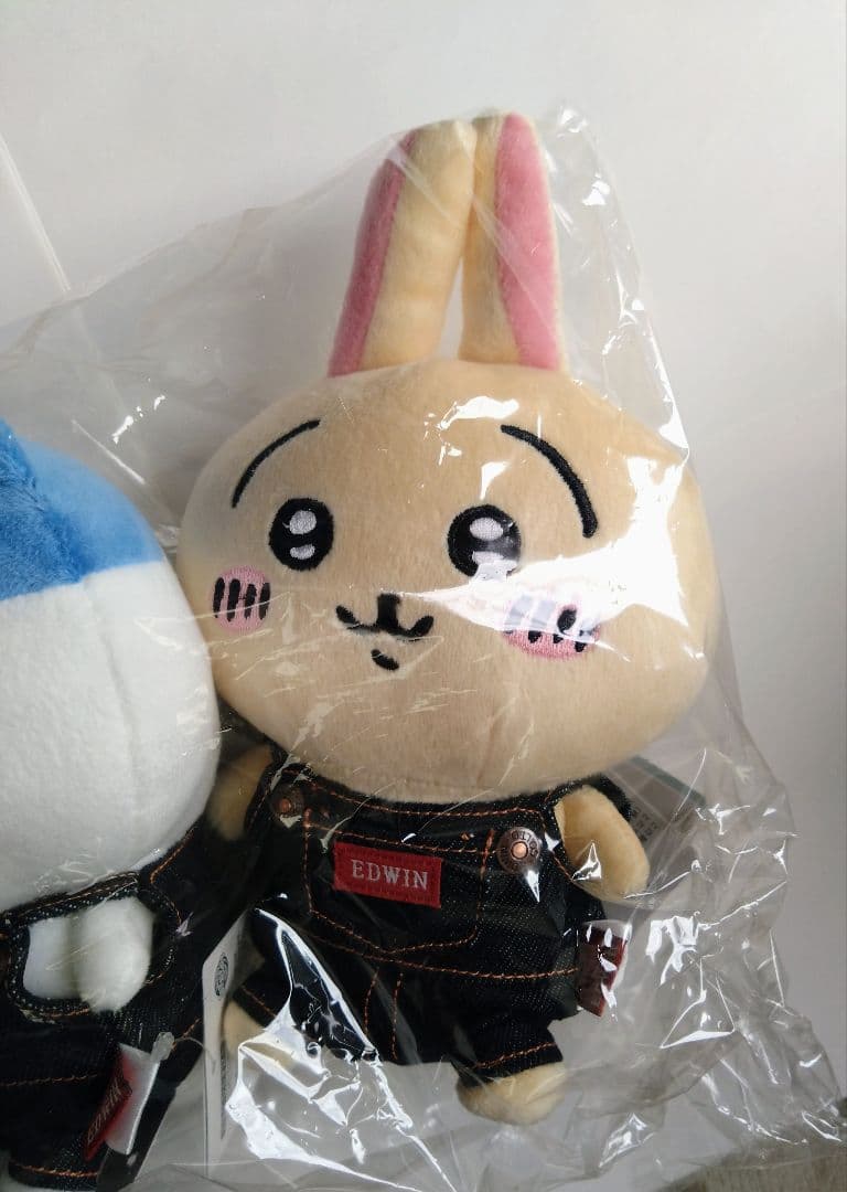 ちいかわEDWIN ぬいぐるみ ちいかわ・ハチワレ・うさぎ - メルカリ