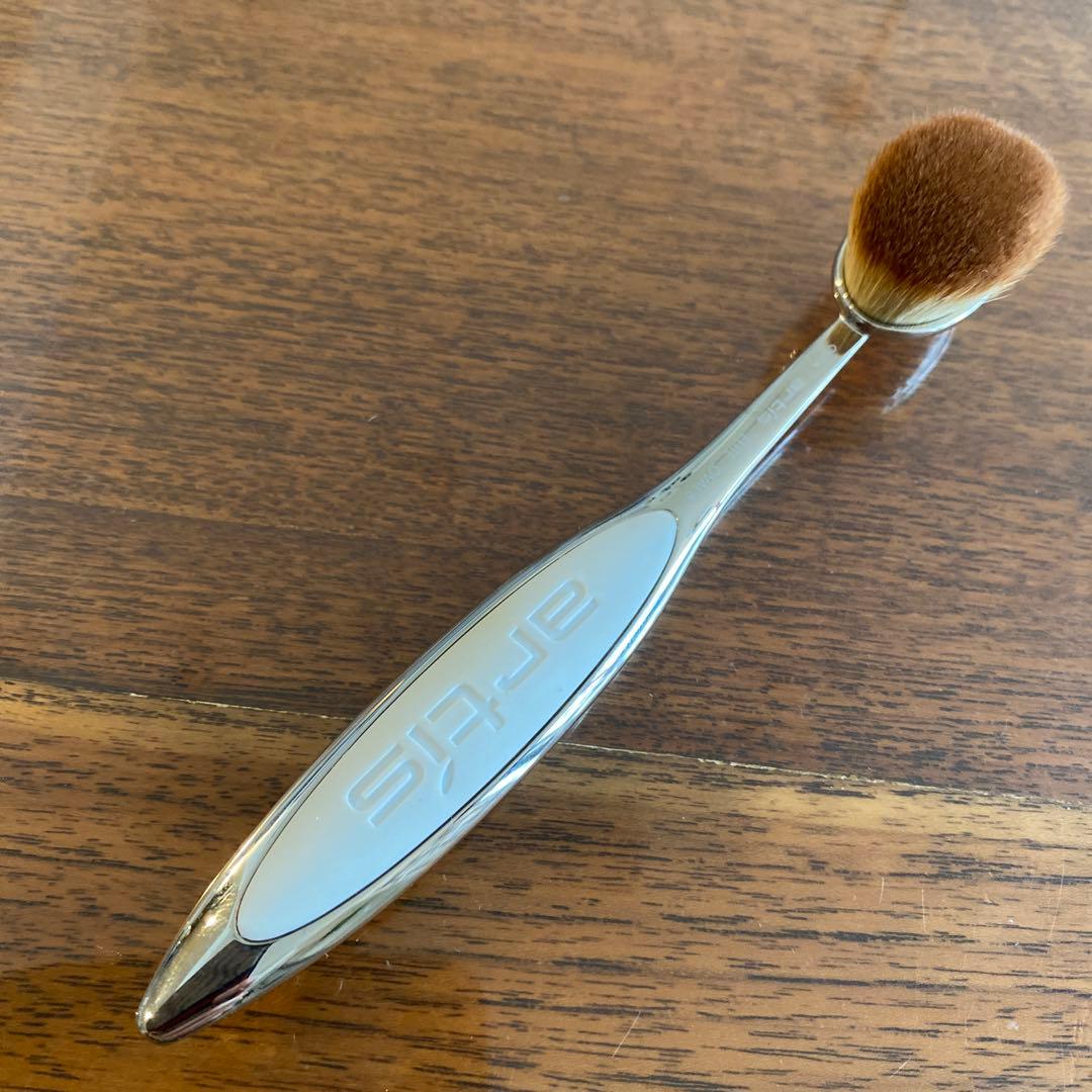 ARTIS ファンデーションブラシ シルバーオーバル6