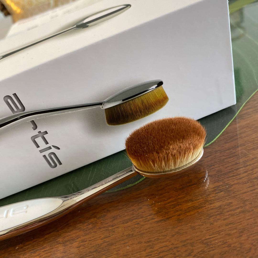 ARTIS ファンデーションブラシ シルバーオーバル6