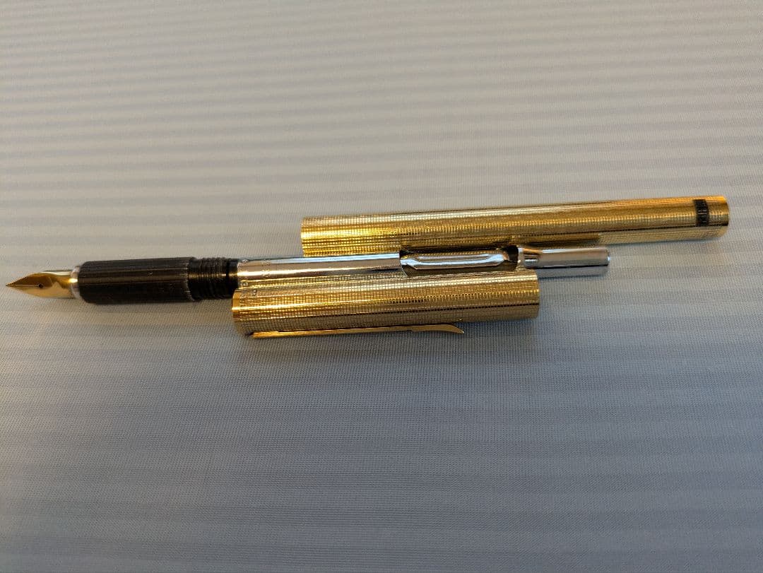 万年筆 AURORAアスティルパーメイルリニアFゴールド NY近代美術館永久展示