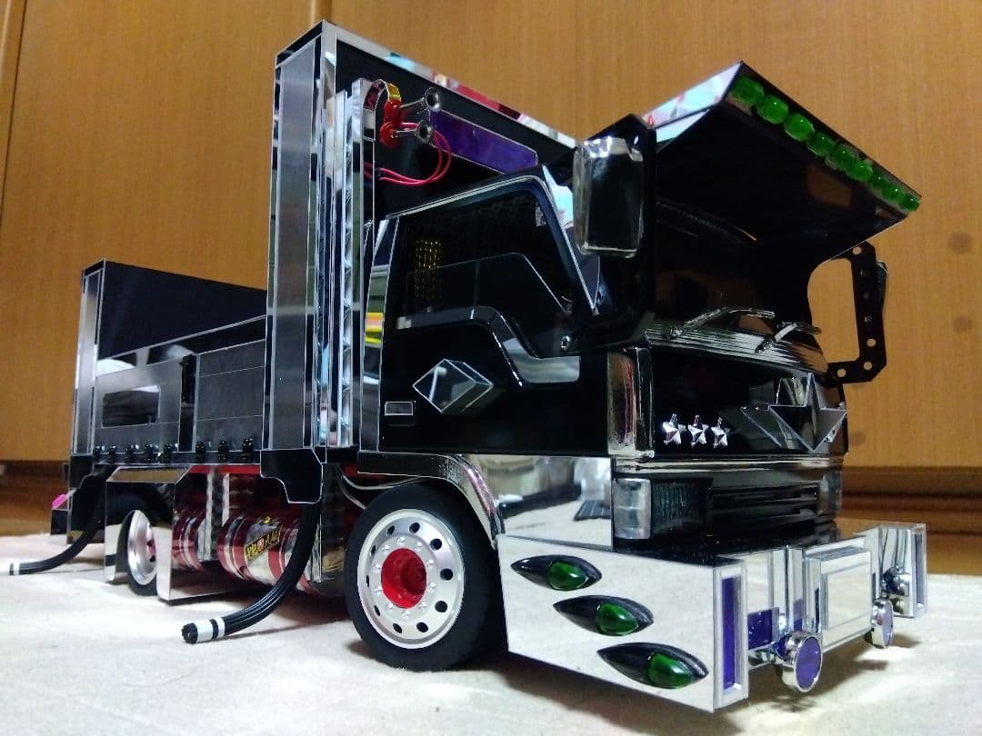 梨くんさん専用）ムネトラ模型 カクキャンターデコトララジコン - メルカリ