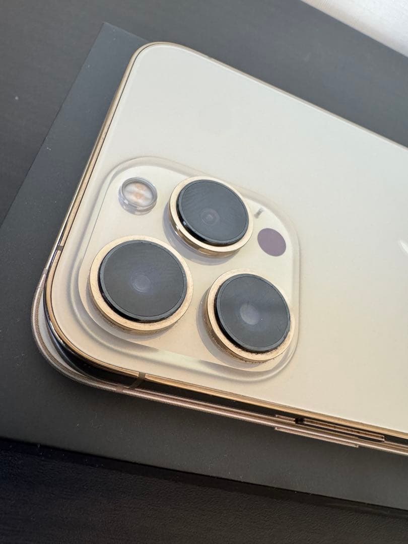 《美品》iPhone 13 Pro Max 256GB ゴールド｜SIMフリー