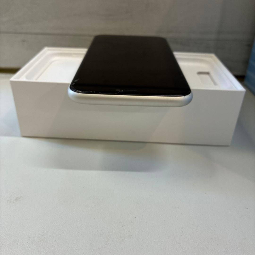 iPhone11 128GB ホワイト / 画面傷あり / バッテリー67%