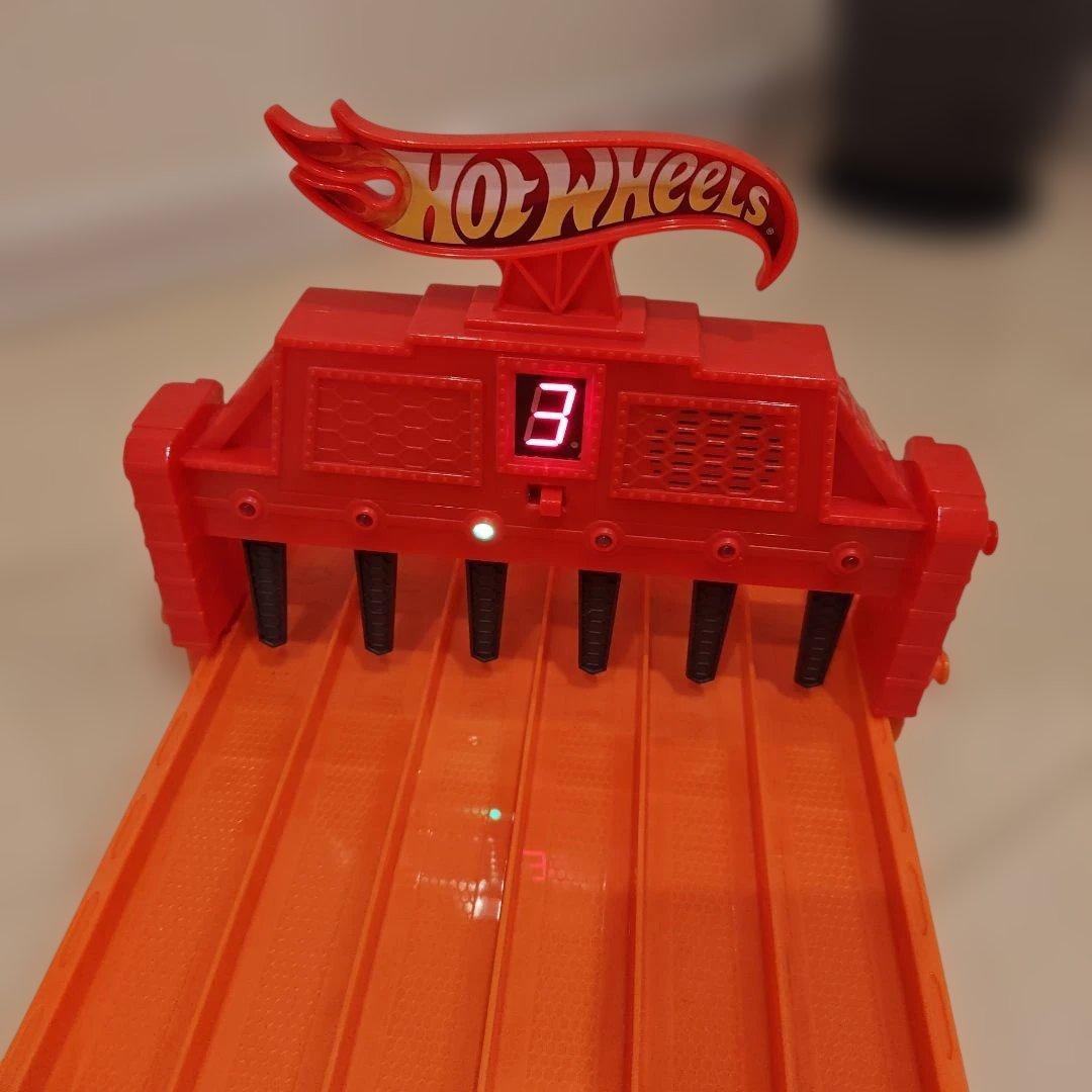 ホットウィール　スーパー６レーン レースウェイ ミニカー10個セット