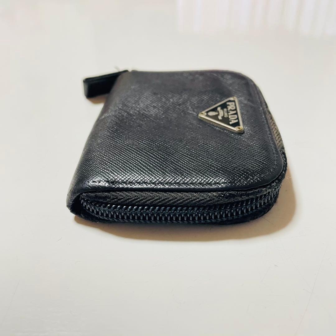 PRADA プラダ サフィアーノ ケース レザー ブラック ラウンドジップ