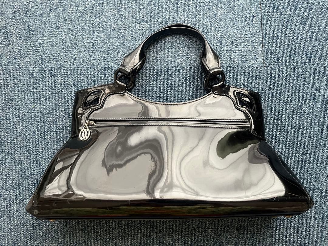 カルティエ　マルチェロ　パンチングロゴ　エナメル　パテント　レザー　ブラック