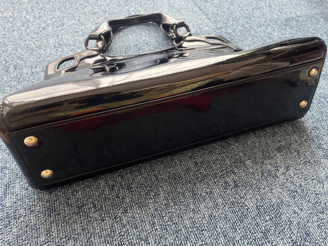 カルティエ　マルチェロ　パンチングロゴ　エナメル　パテント　レザー　ブラック