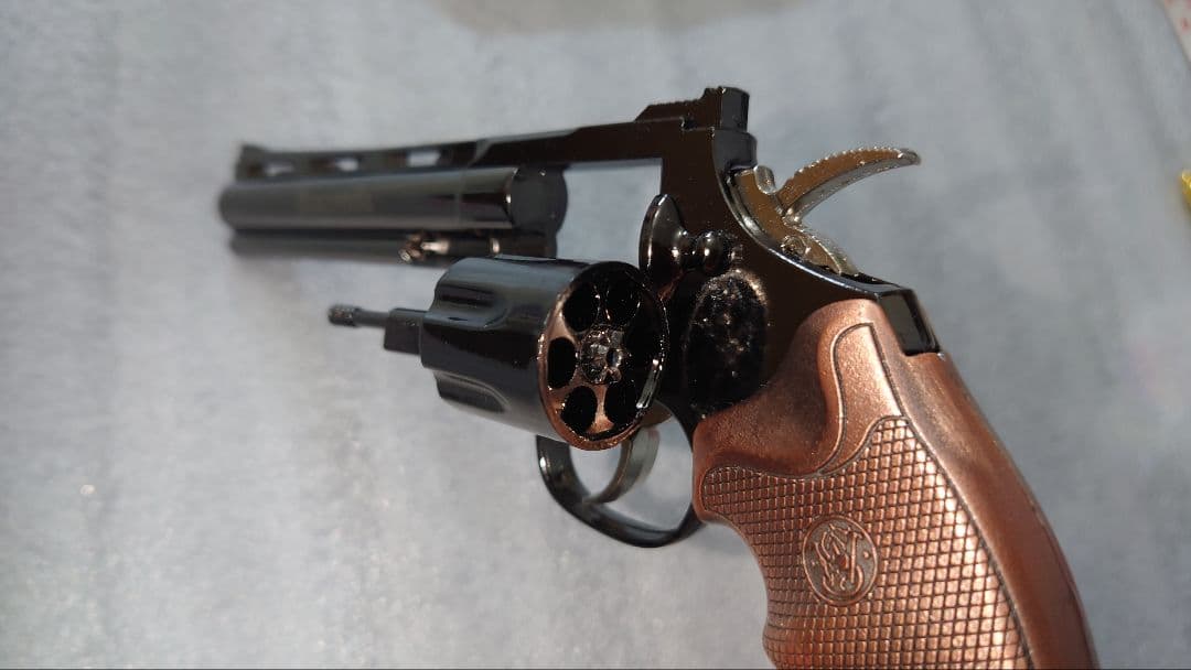 1:2サイズ　ミニチュアガン　コルト　アナコンダ　　ミリタリー