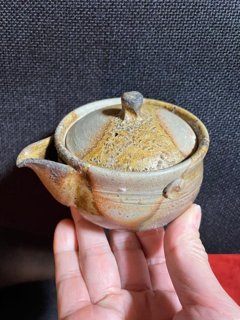 備前焼の宝瓶(松井興之作)