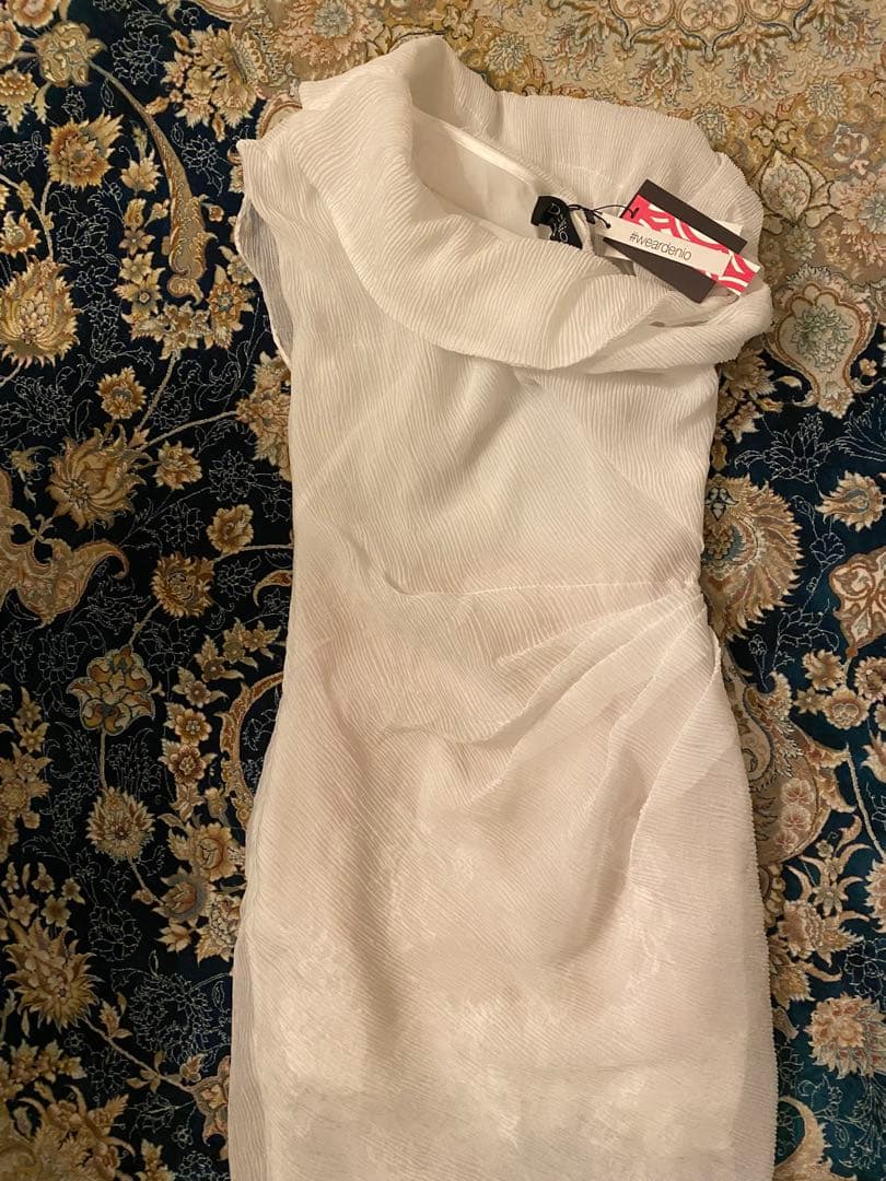 ホワイト ワンショルダー ドレス 【新品タグ付】DeNio MEAN BLVD
