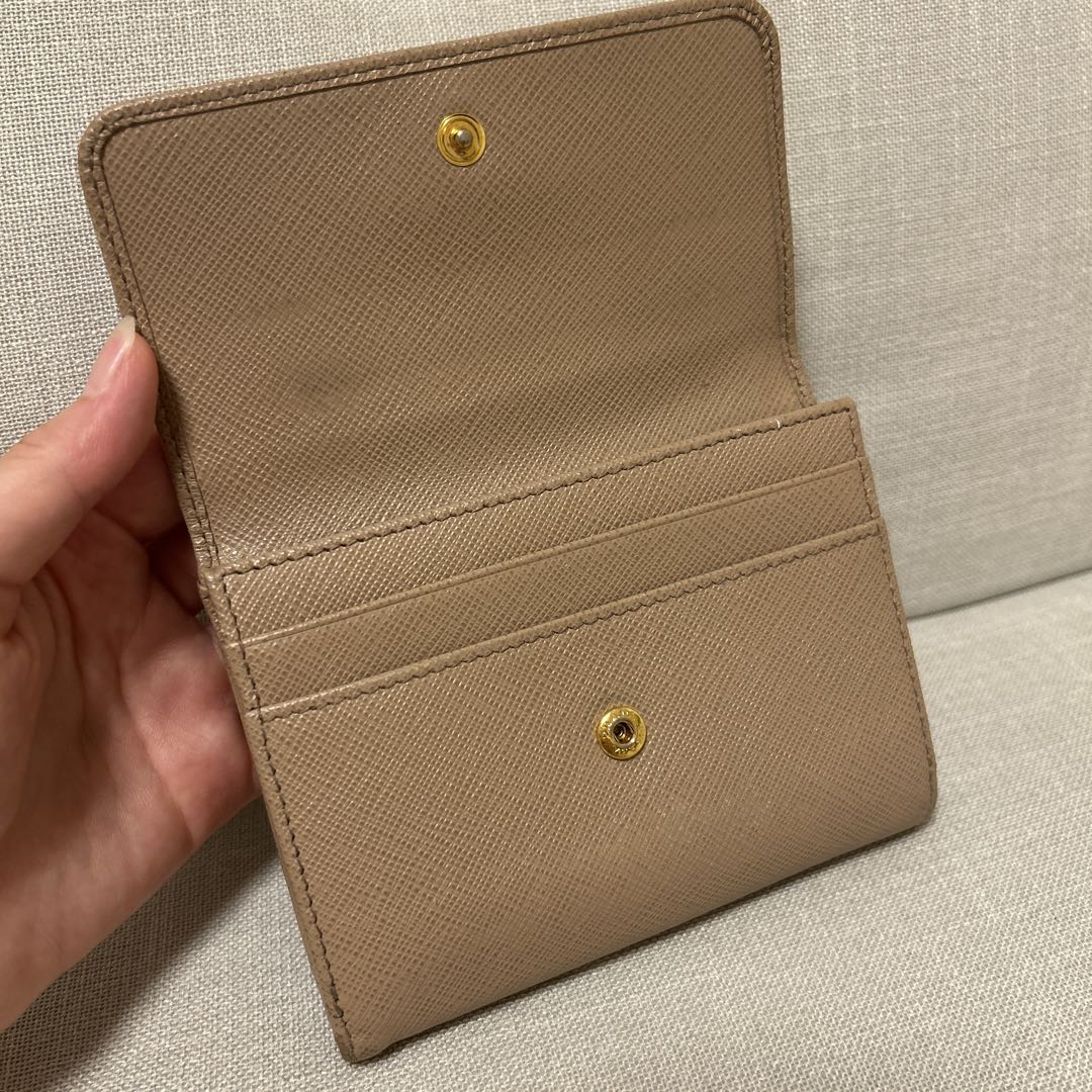 PRADA サフィアーノレザー 二つ折り財布 ベージュ