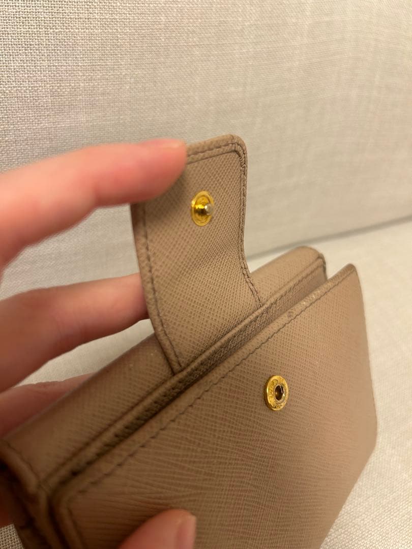 PRADA サフィアーノレザー 二つ折り財布 ベージュ