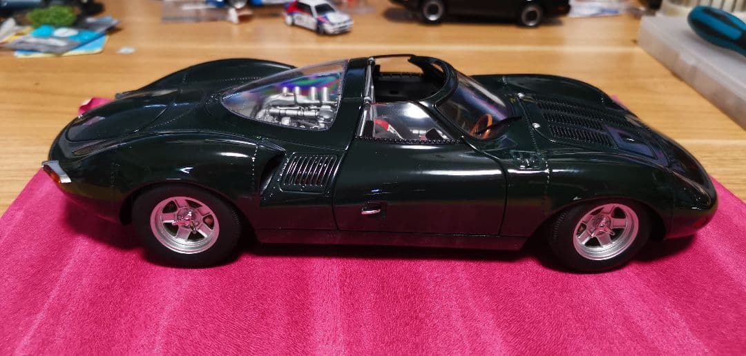 オートアート 1/18　ジャガーXJ13