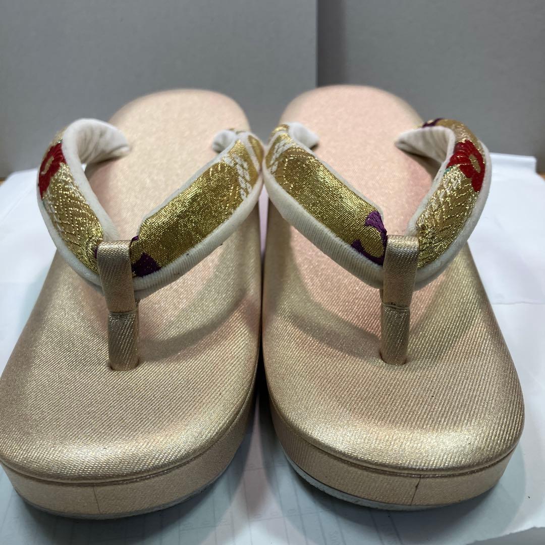 沙織　成人式バッグ 草履セット　金色 花柄刺繍